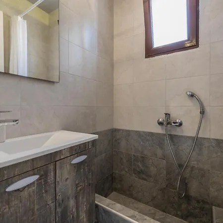 Katerina Apartment Meson Yerakarion